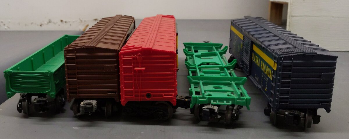 Lionel O Gauge Freight Cars: 6-9758, 6-9214, 6-9707, 6-9300, 6-16313 [5] EX