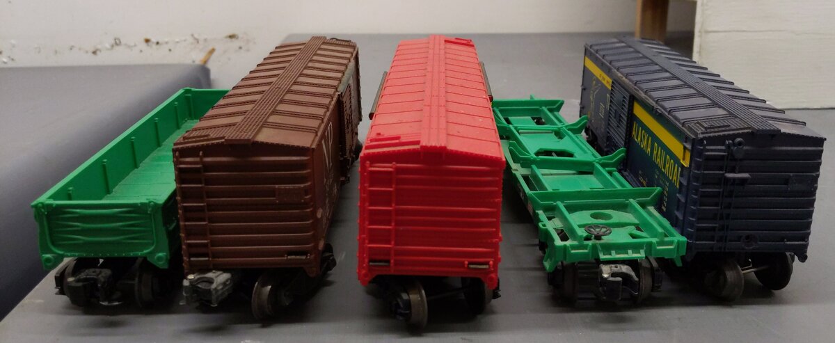 Lionel O Gauge Freight Cars: 6-9758, 6-9214, 6-9707, 6-9300, 6-16313 [5] EX
