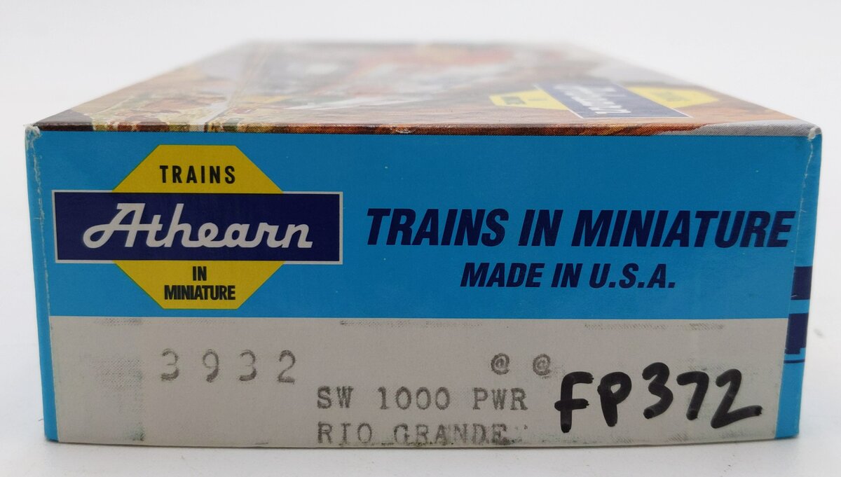 Athearn 3932 HO Scale Rio Grande SW 1000 Powered Diesel Locomotive #143 EX/Box