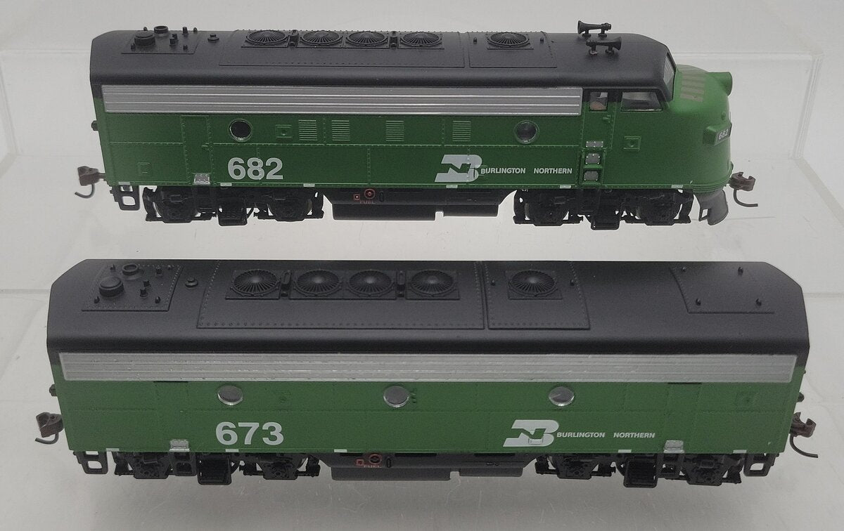 Athearn 8032 HO Scale Burlington Northern Diesel Locomotive & Tender #682, #673 EX/Box