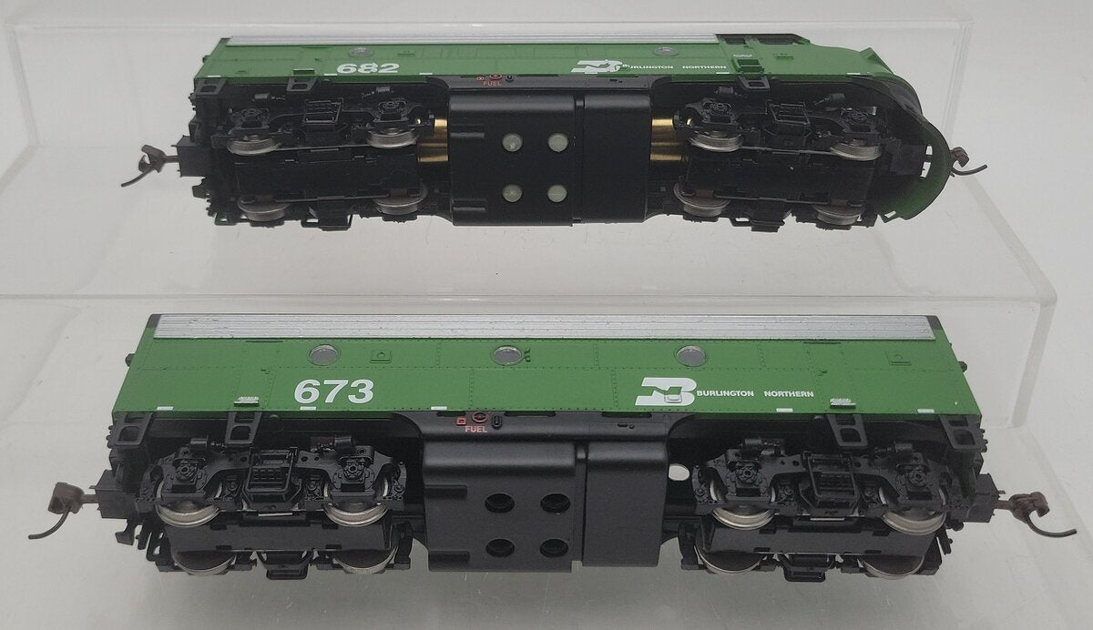 Athearn 8032 HO Scale Burlington Northern Diesel Locomotive & Tender #682, #673 EX/Box