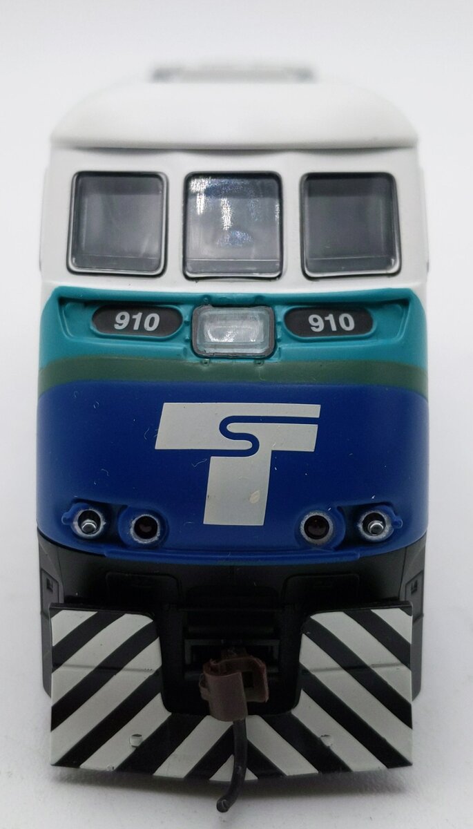 Athearn 26323 HO Scale Sounder F59 PHI Diesel Locomotive #910 LN/Box