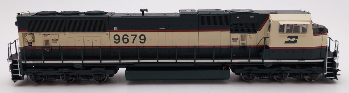 Athearn G64787 HO Burlington Northern SD70MAC Phase IV Diesel Locomotive #9679 NIB