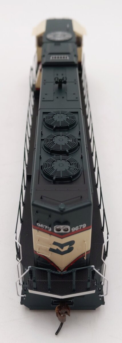 Athearn G64787 HO Burlington Northern SD70MAC Phase IV Diesel Locomotive #9679 NIB