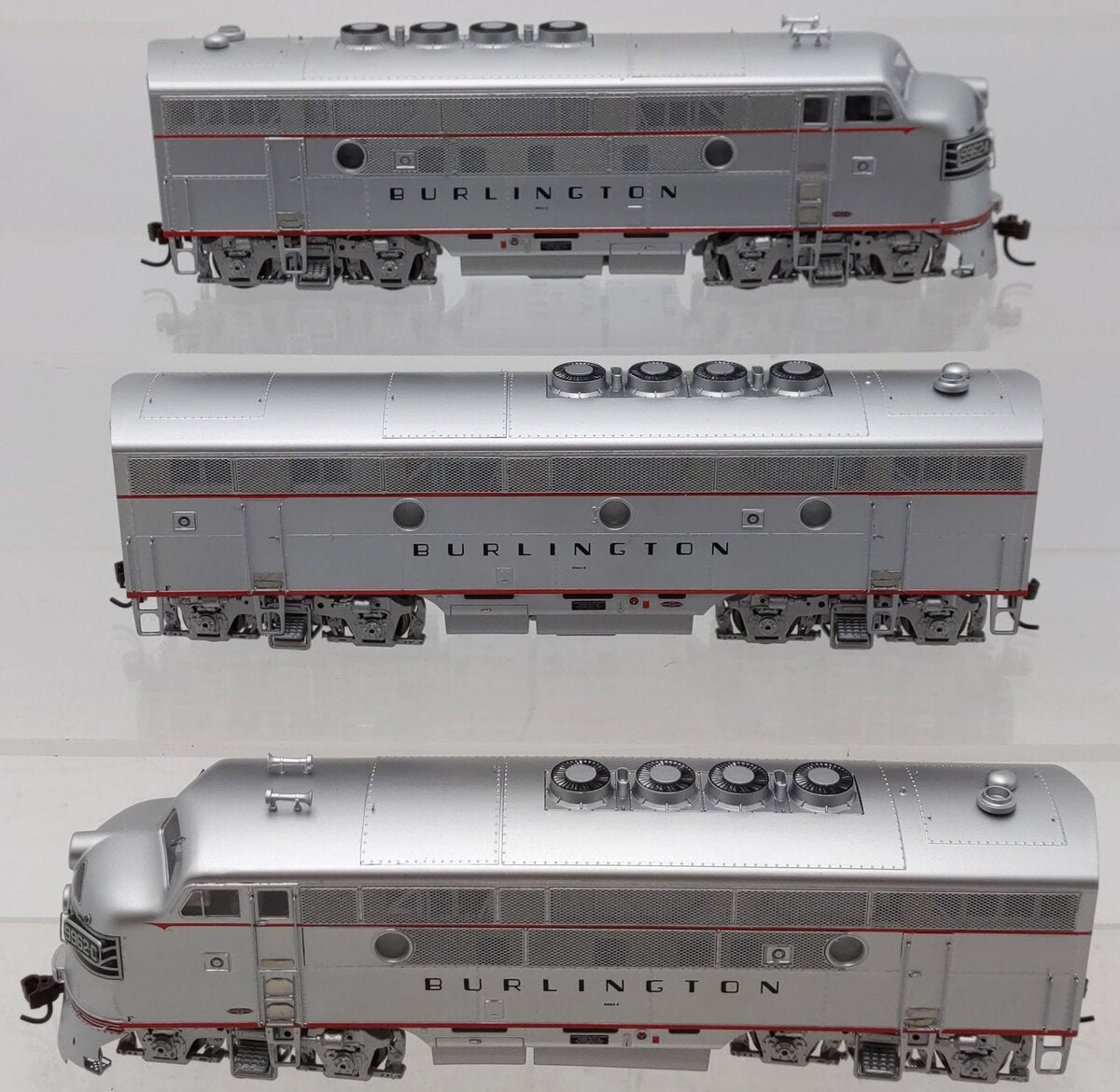 Athearn G2628 HO Scale CB&Q F3 ABA Diesel Locomotive Set w/DCC & Sound EX/Box