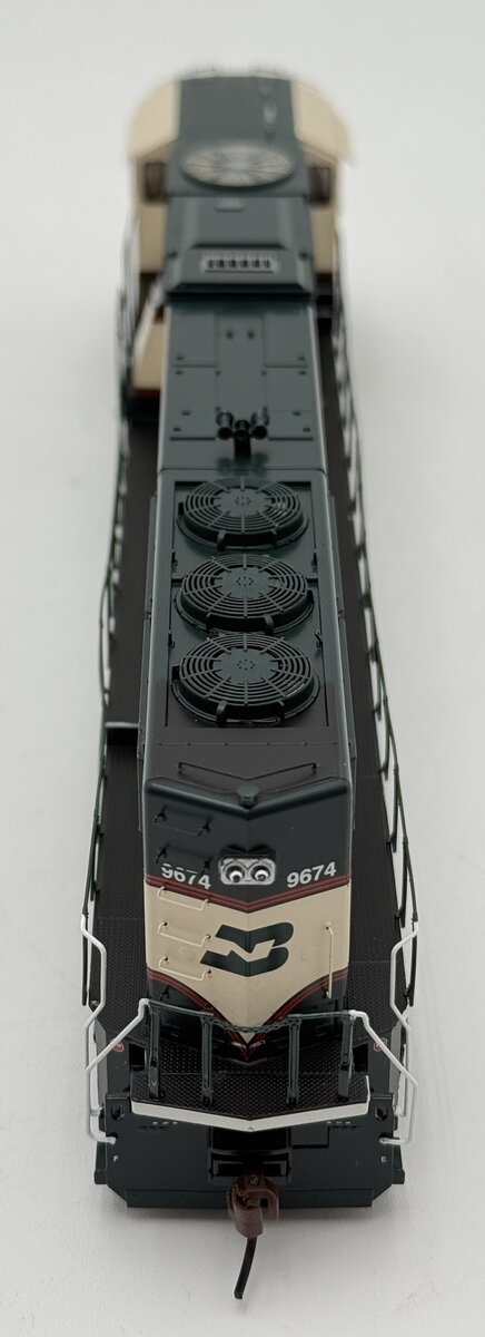 Athearn G64767 HO Burlington Northern/Executive SD70MAC Diesel Locomotive #9674 LN/Box