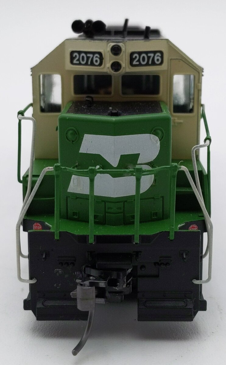 Athearn 78921 HO Scale Burlington Northern GP38-2 Diesel Locomotive #2076 VG