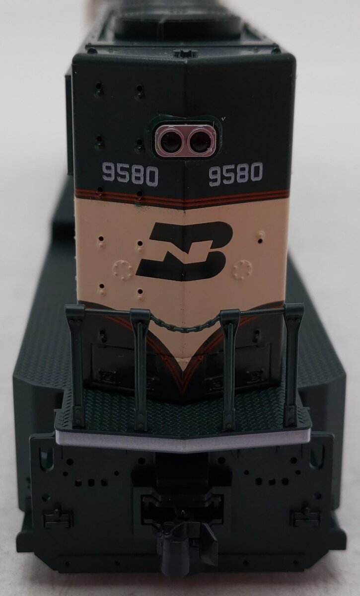 Kato 37-6381 Burlington Northern SD70MAC Diesel Locomotive #9580 EX/Box