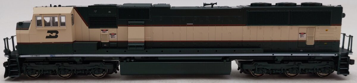 Kato 37-6401 HO BNSF Executive SD70MAC Diesel W/Cab Headlight EX/Box