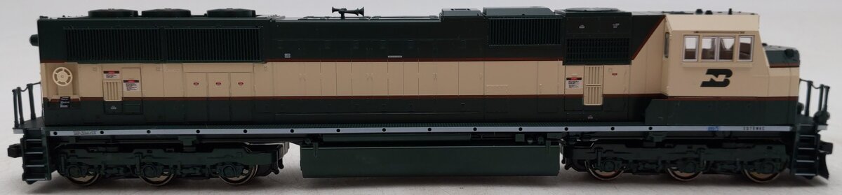 Kato 37-6401 HO BNSF Executive SD70MAC Diesel W/Cab Headlight EX/Box