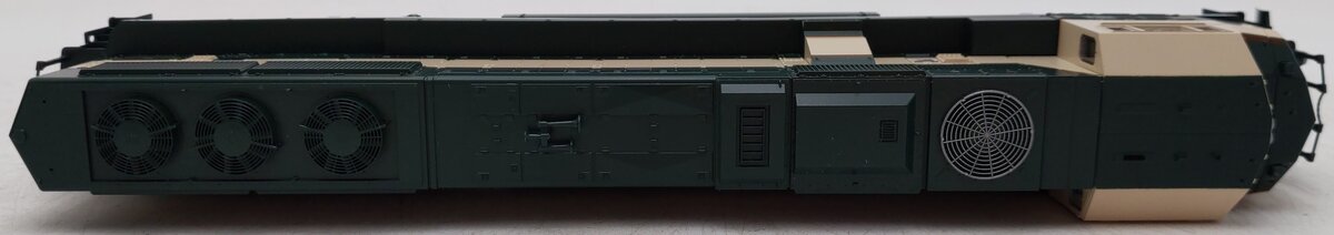 Kato 37-6401 HO BNSF Executive SD70MAC Diesel W/Cab Headlight EX/Box