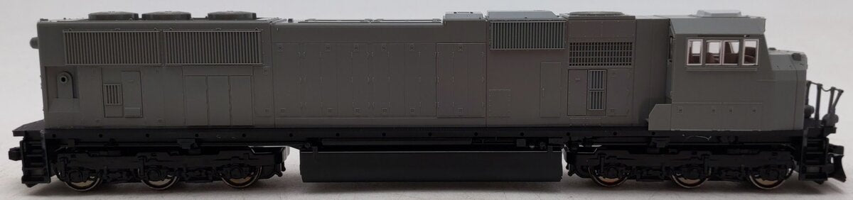 Kato 37-6450 HO Undecorated EMD SD70MAC Diesel Locomotive w/Nose Headlight EX/Box
