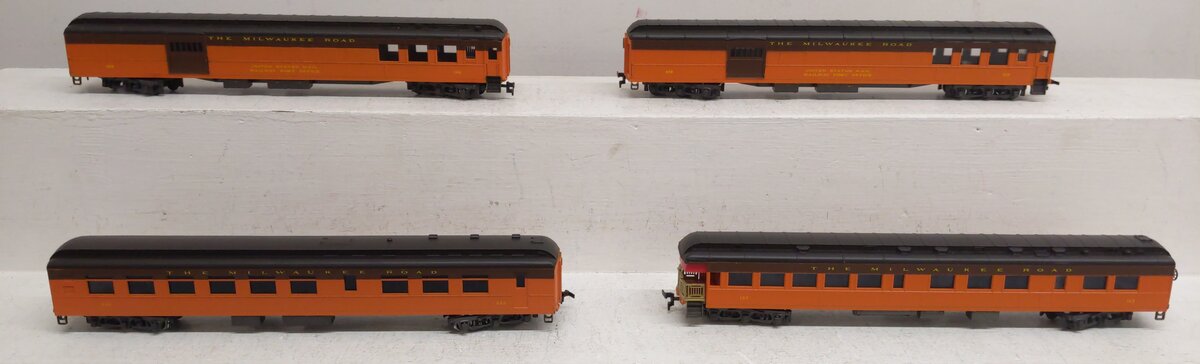 AHM 6202/6204 HO Scale Assorted MILW 1920 Passenger Cars #123/345/#106 [4] EX