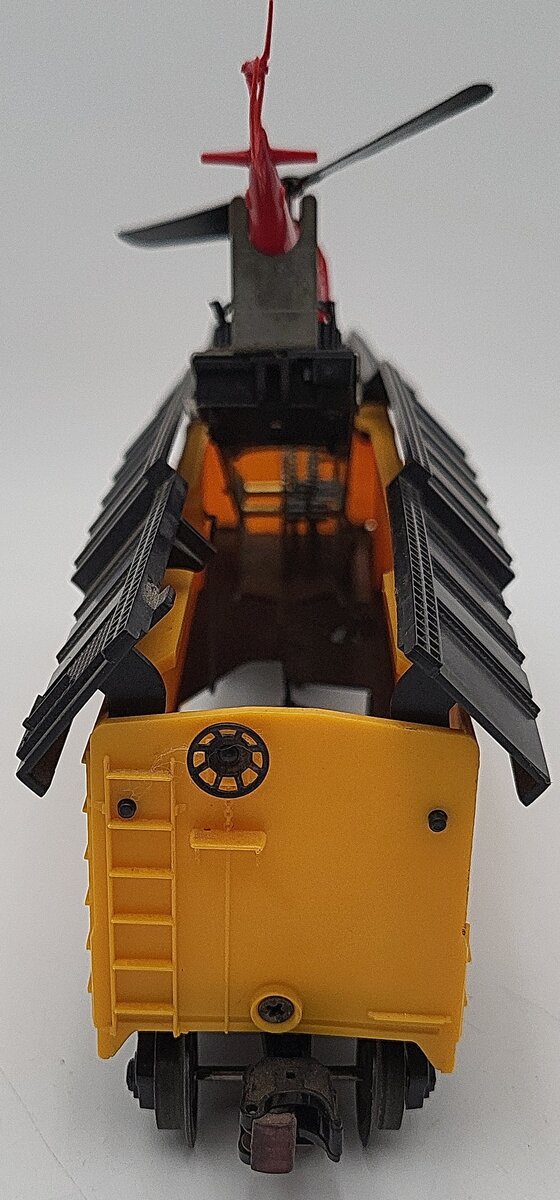 Lionel 3619 Vintage O Operating Helicopter Reconnaissance Car - Dark Yellow EX