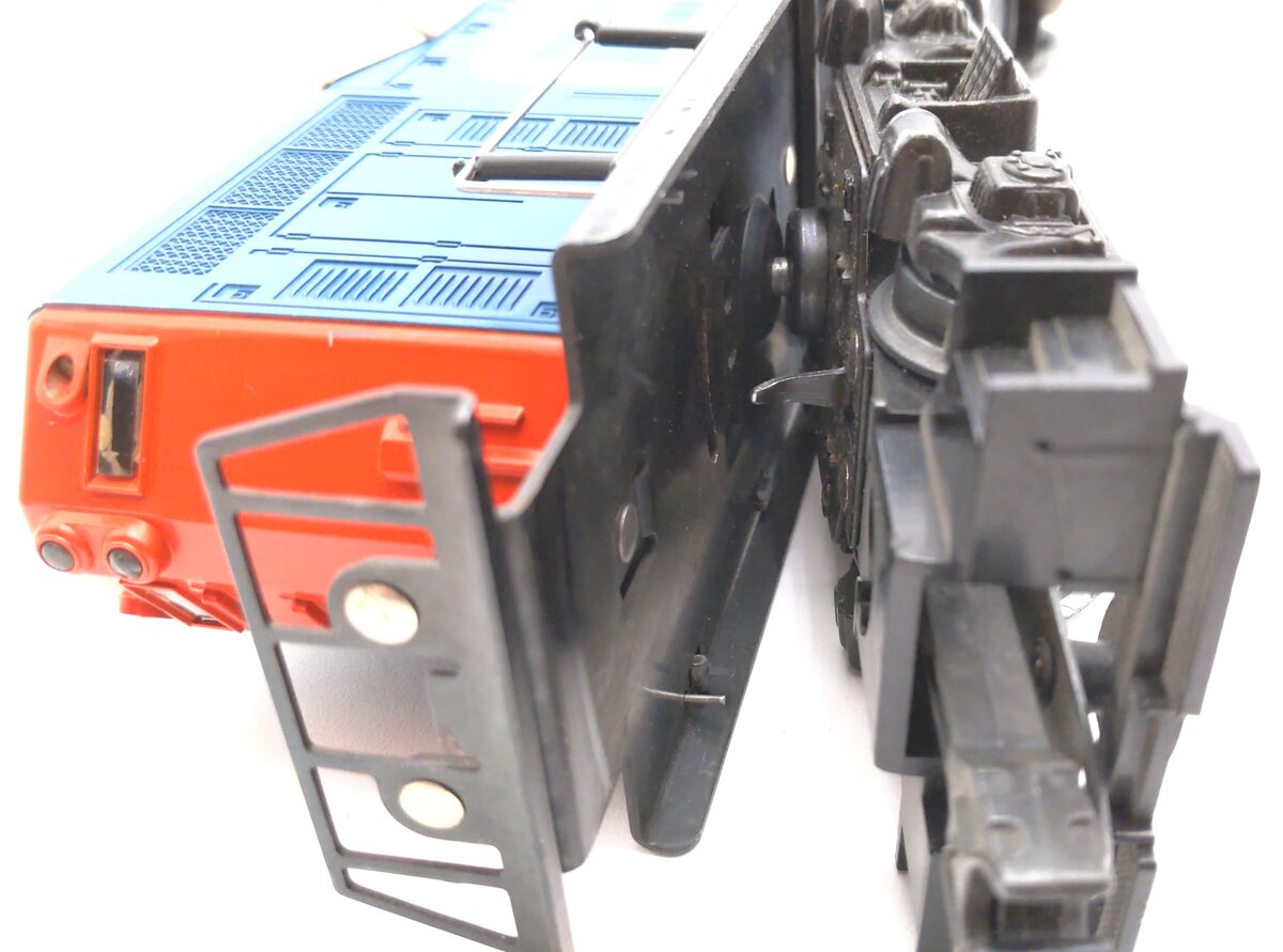 Lionel 6-8353 O Gauge Grand Trunk GP7 Diesel Locomotive EX