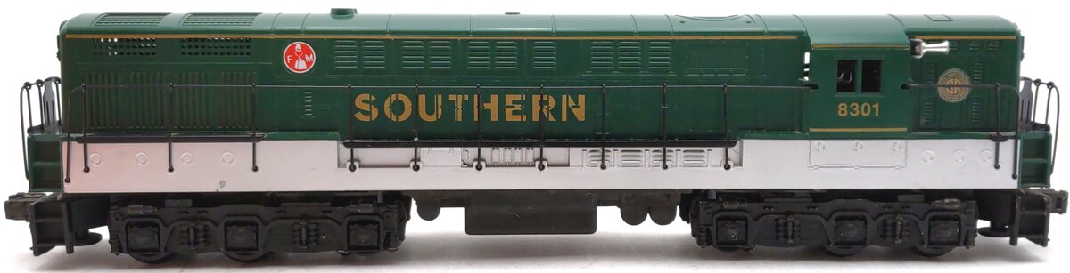 Lionel 6-18301 O Gauge Southern Fairbanks Morse Trainmaster Diesel Locomotive EX/Box