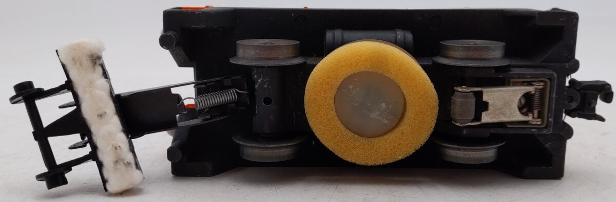 Lionel 3927 O Gauge Vintage Postwar Motorized Track Cleaner Car #3927 VG