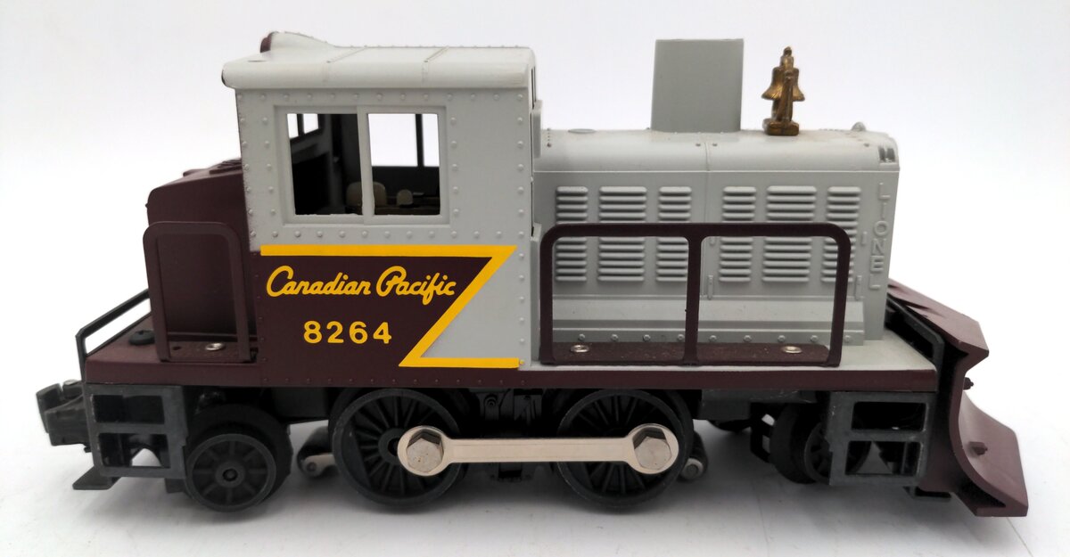 Lionel 6-8264 O Gauge Canadian Pacific Diesel Snowplow Locomotive VG/Box