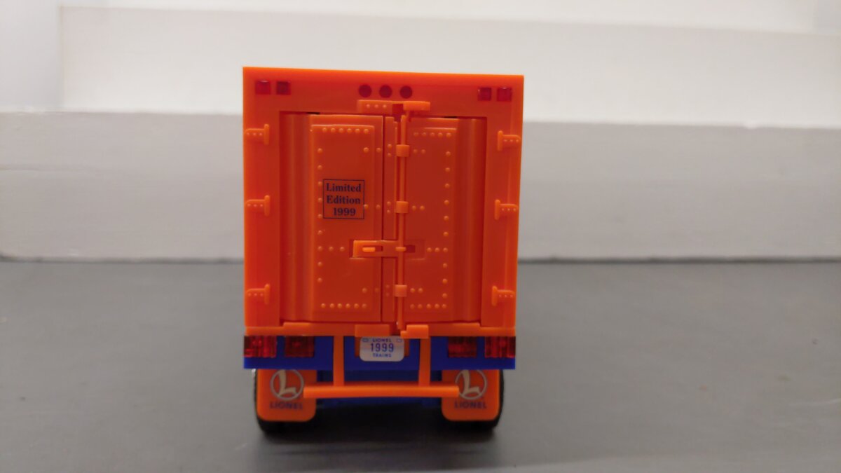 Lionel TMT-18011 Lionel Box Trailer Toy Truck W/Operating Lights/SoundsCoin Bank EX/Box