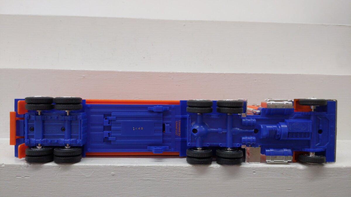 Lionel TMT-18011 Lionel Box Trailer Toy Truck W/Operating Lights/SoundsCoin Bank EX/Box