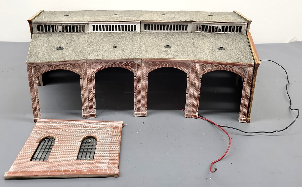 Korber 304 O 3-Stall Locomotive Roundhouse Kit w/304A Expansion kit