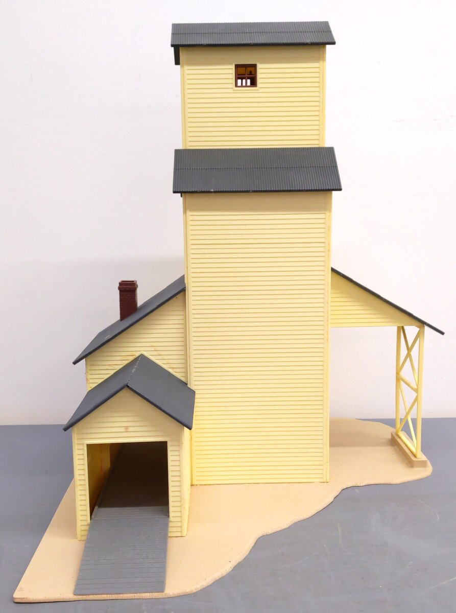 Lionel 6-12726 O Grain Elevator Building Kit -Assembled VG