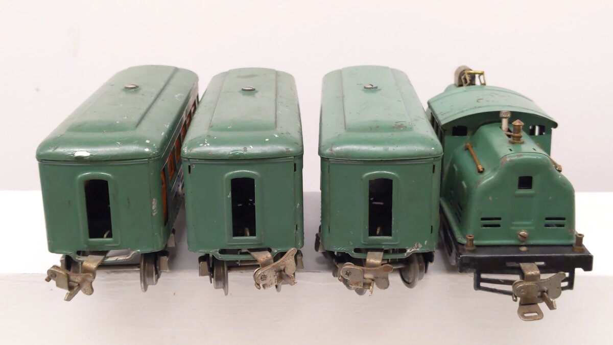 Lionel 252 O Tinplate Prewar Electric Locomotive & Passenger Cars: 607, 608 [4] VG