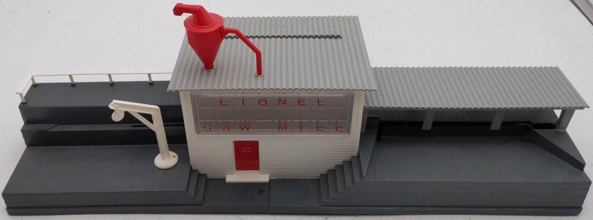 Lionel 6-2301 O Gauge Operating Sawmill VG/Box