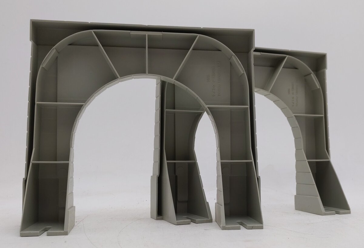 Lionel 6-12896 O Scale Gray Plastic Tunnel Portals (Pack of 2) LN/Box