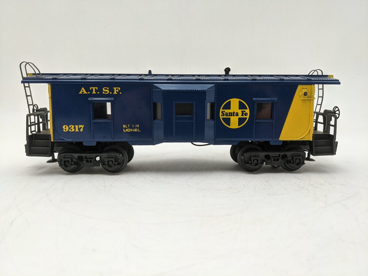 Lionel 6-9317 O Gauge AT&SF Blue & Yellow Bay Window Caboose #9317 EX/Box