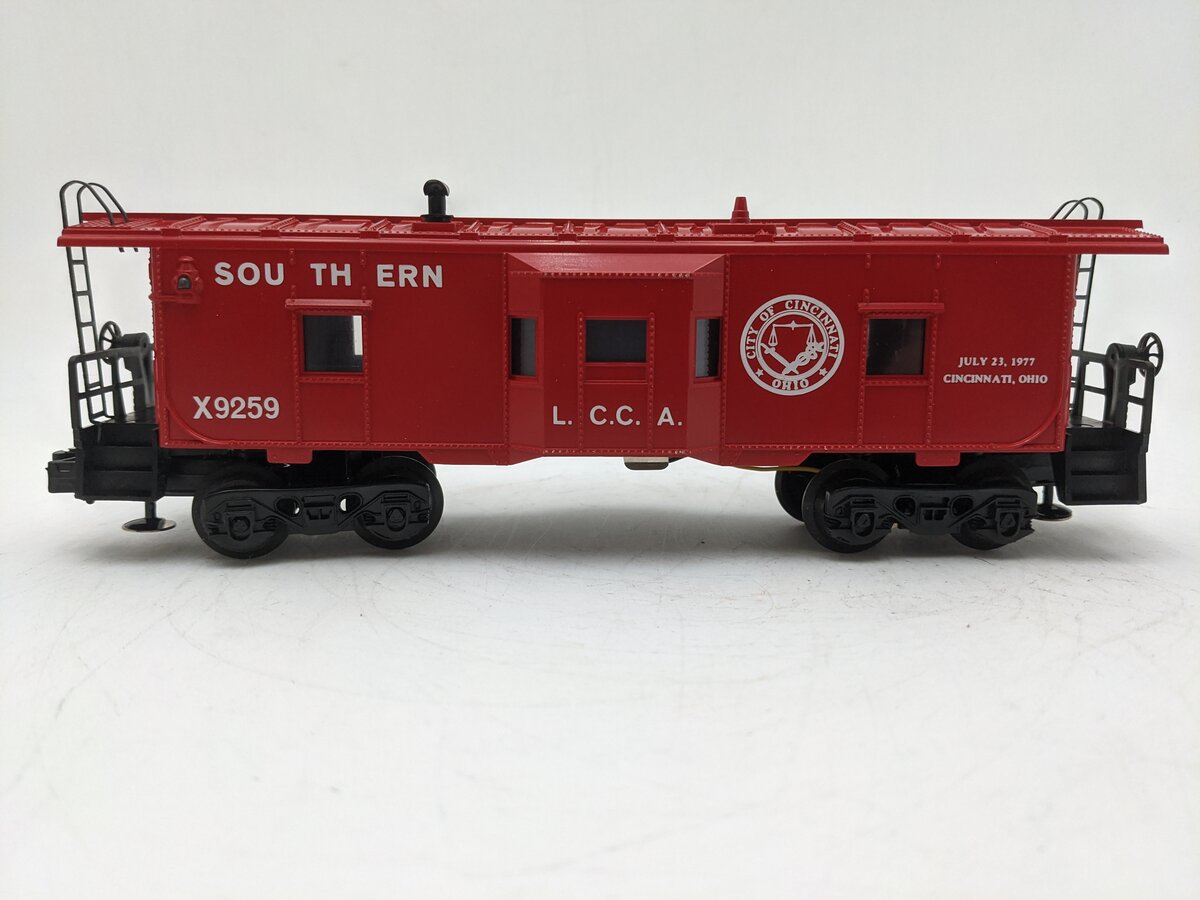 Lionel 6-9259 O Gauge Southern LCCA Bay Window Caboose LN/Box