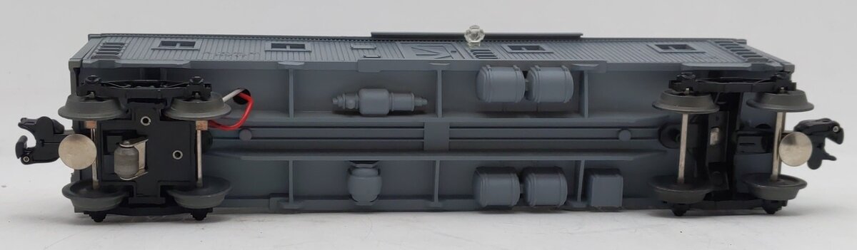Lionel 6-5717 O Gauge Santa Fe Illuminated Bunk Car LN/Box