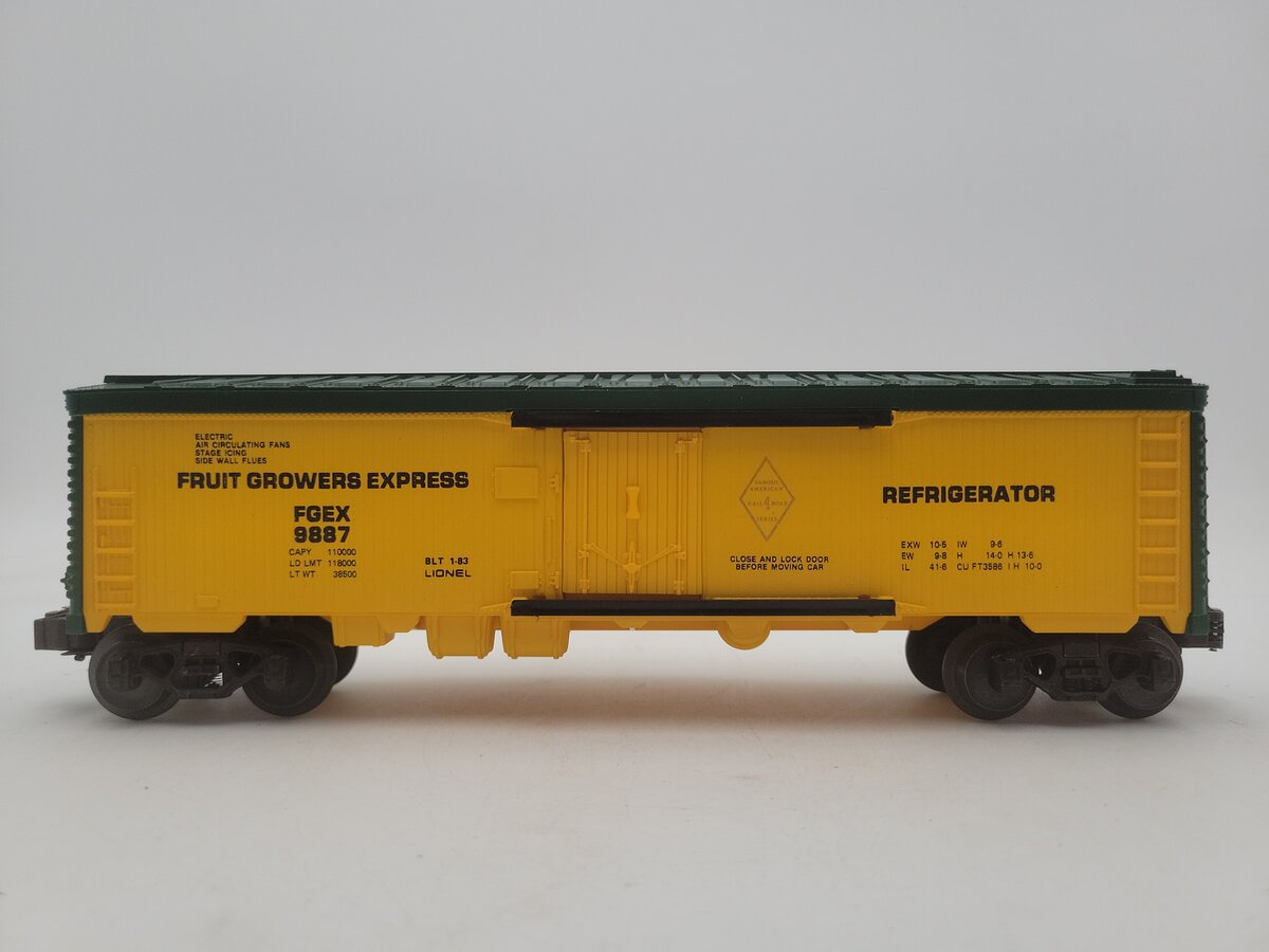 Lionel 6-9887 O Gauge FARR Fruit Growers Express Refrigerator Car #9887 EX/Box