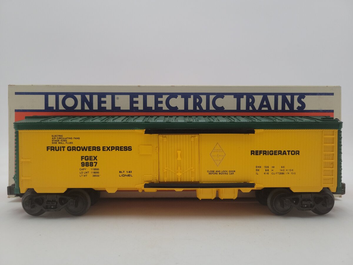 Lionel 6-9887 O Gauge FARR Fruit Growers Express Refrigerator Car #9887 EX/Box