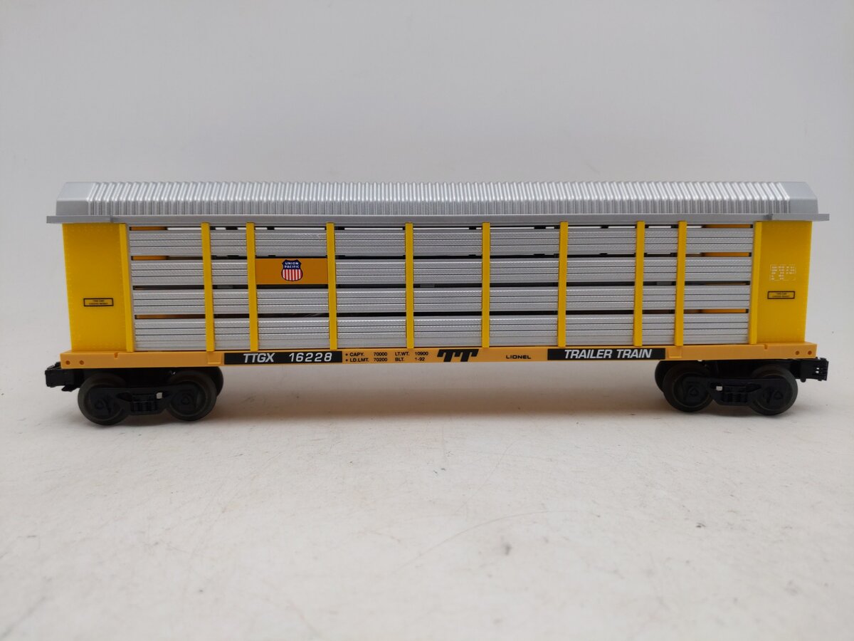 Lionel 6-16228 O Gauge Union Pacific Auto Carrier Car with Screens EX