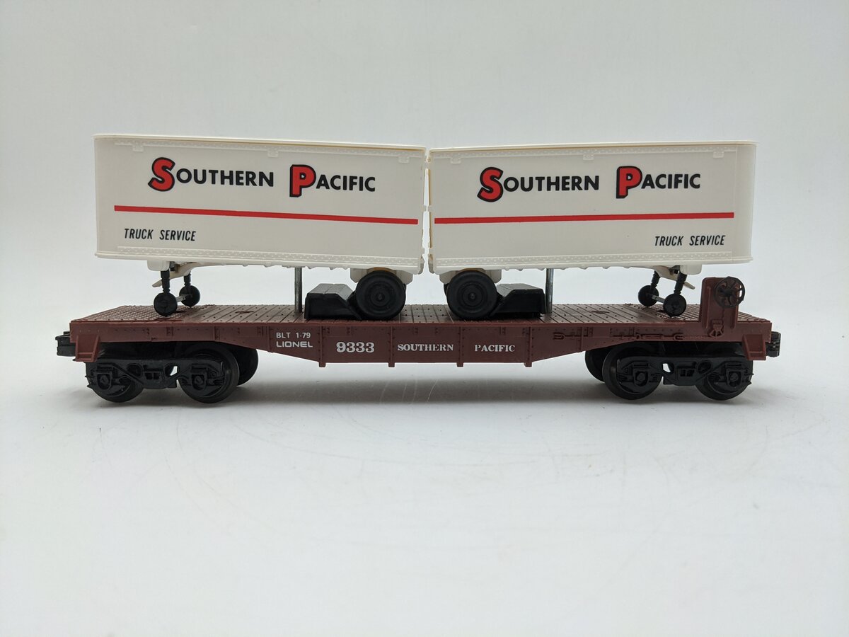 Lionel 6-9333 O Gauge Southern Pacific Flatcar with 2 Trailers #9333 EX/Box
