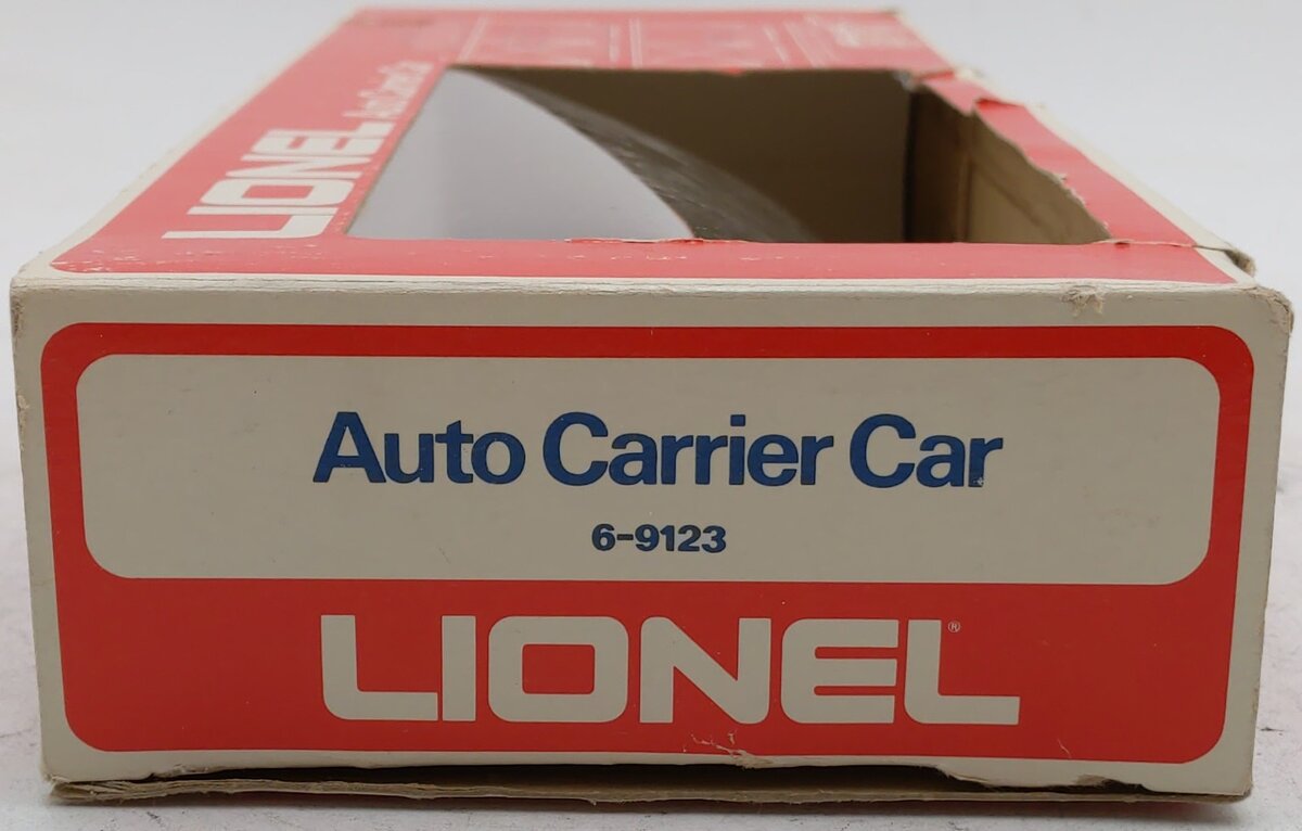 Lionel 6-9123 O Gauge Chesapeake and Ohio 3-Tier Auto Carrier Car EX/Box