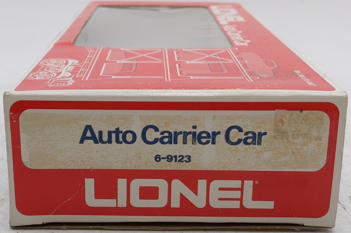 Lionel 6-9123 O Gauge Chesapeake and Ohio 3-Tier Auto Carrier Car EX/Box