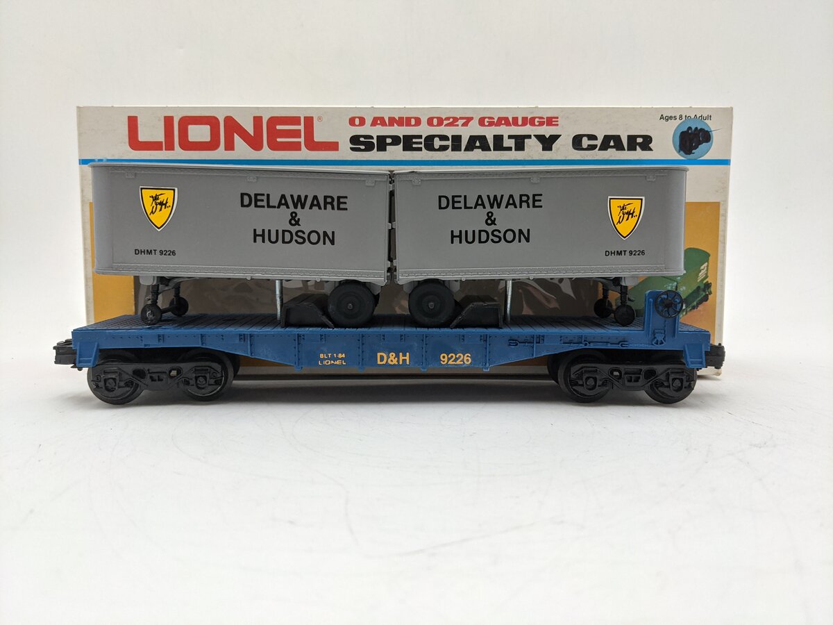 Lionel 6-9226 O Gauge Delaware and Hudson Flatcar with 2 Trailers EX/Box