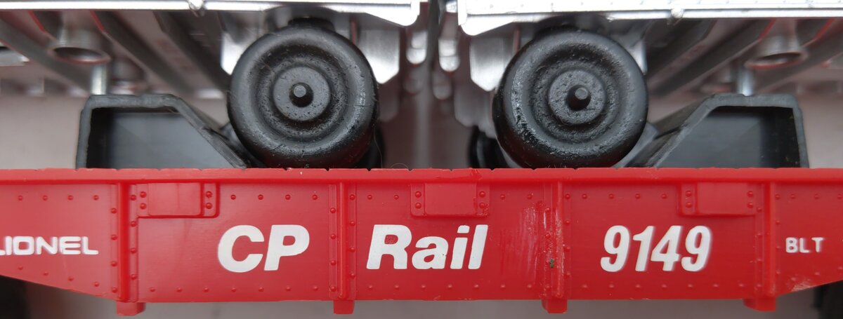 Lionel 6-9149 O Gauge CP Rail Flatcar with Piggyback Vans EX/Box