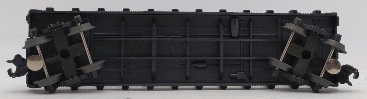 Lionel 6-6233 O Gauge Canadian Pacific Flatcar with Stakes EX/Box