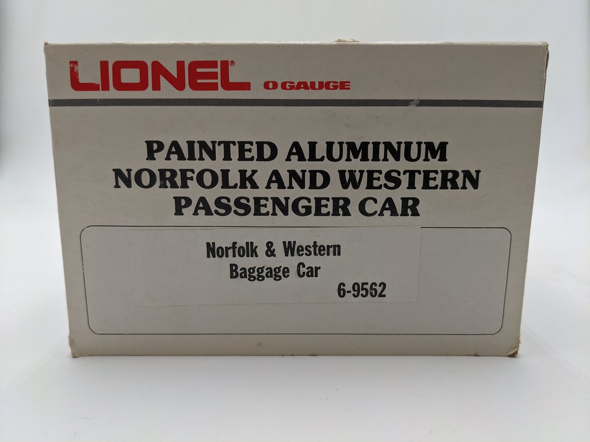 Lionel 6-9562 O Gauge Norfolk & Western Aluminum Baggage Car #577 EX/Box