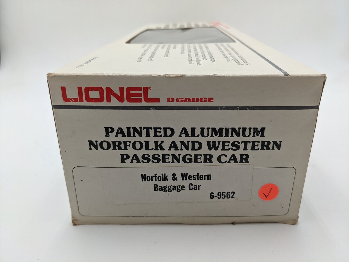 Lionel 6-9562 O Gauge Norfolk & Western Aluminum Baggage Car #577 EX/Box