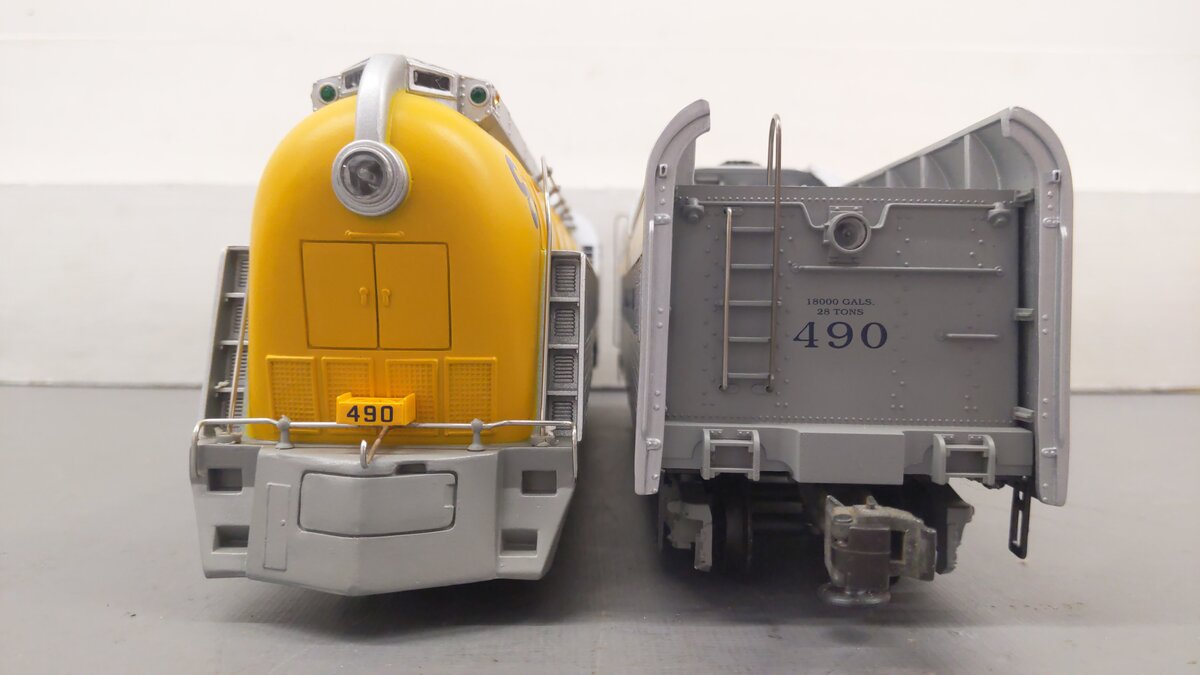 Lionel 6-18043 O Chesapeake & Ohio Streamlined Hudson & Tender #490 with RSII VG/Box