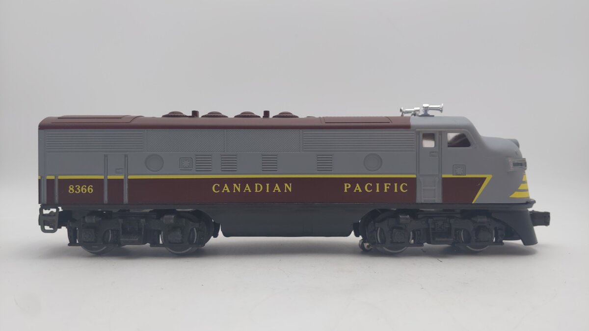 Lionel 6-8366 O Canadian Pacific F3 A Dummy Diesel Locomotive EX/Box