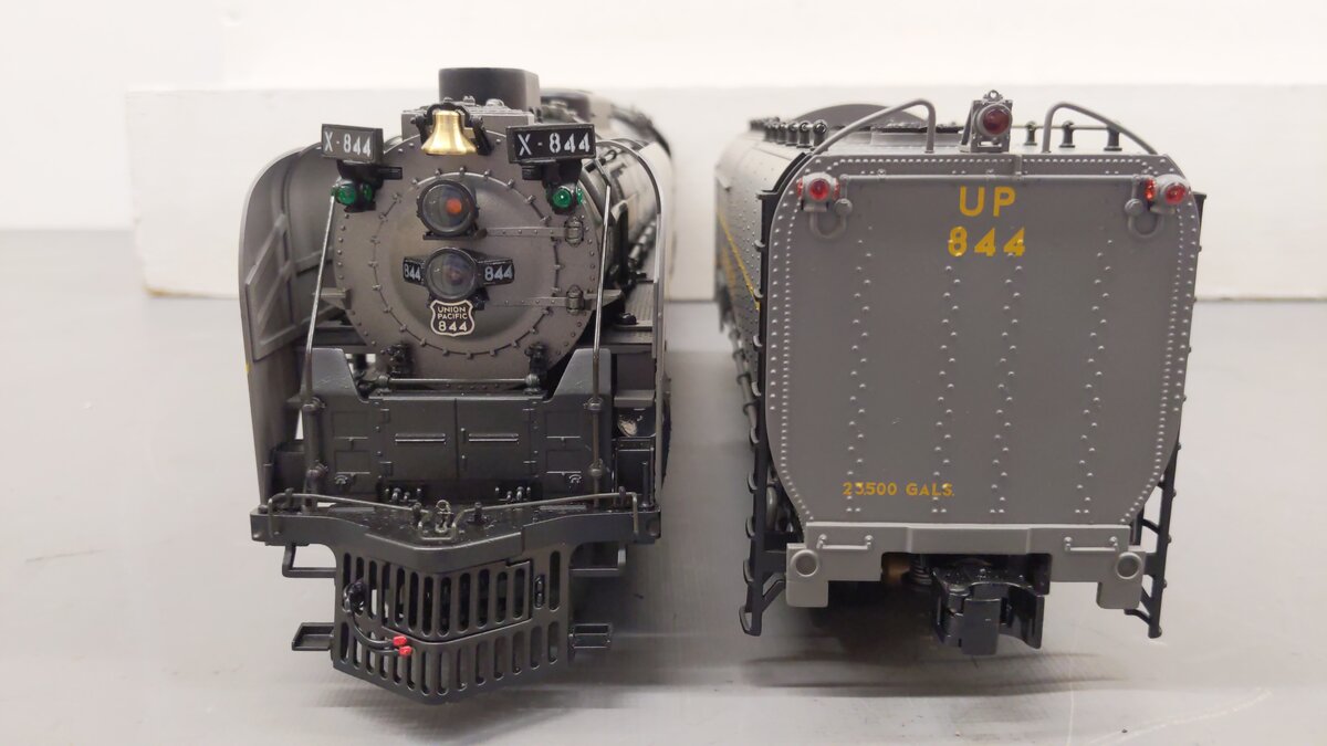Lionel 6-11116 O UP 4-8-4 FEF3 Northern Greyhound Steam Locomotive & Tender #844 EX/Box