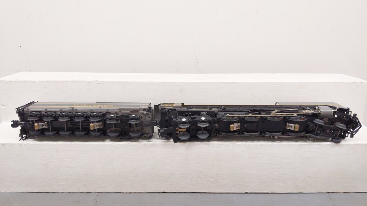 Lionel 6-11116 O UP 4-8-4 FEF3 Northern Greyhound Steam Locomotive & Tender #844 EX/Box