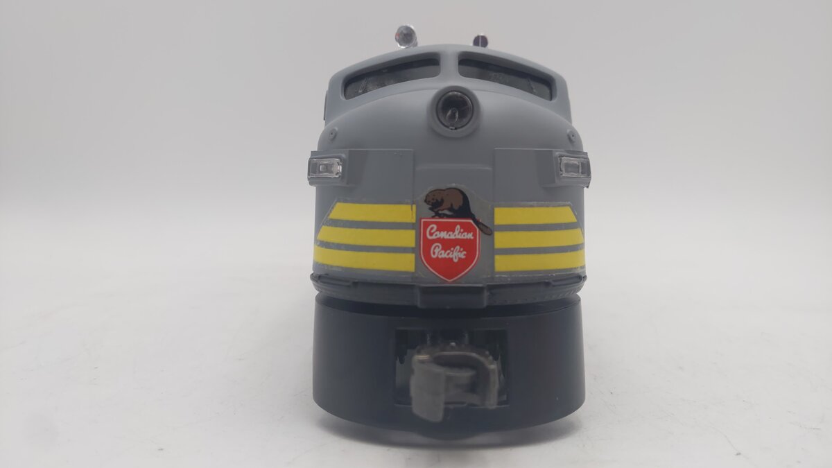 Lionel 6-8365 O Canadian Pacific F3 A Powered Diesel Locomotive EX/Box