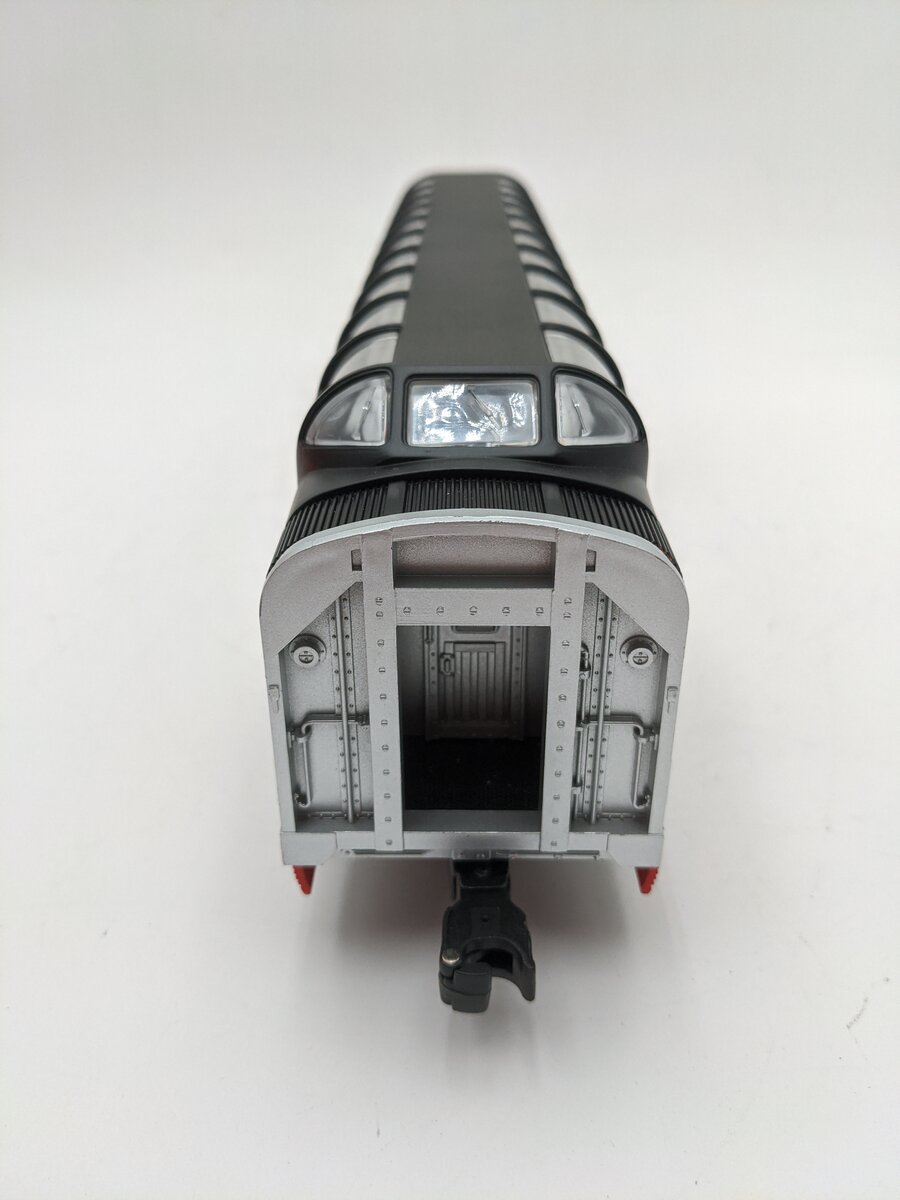 Lionel 6-19107 O Gauge Southern Pacific Daylight Full Vista Dome Passenger Car EX/Box