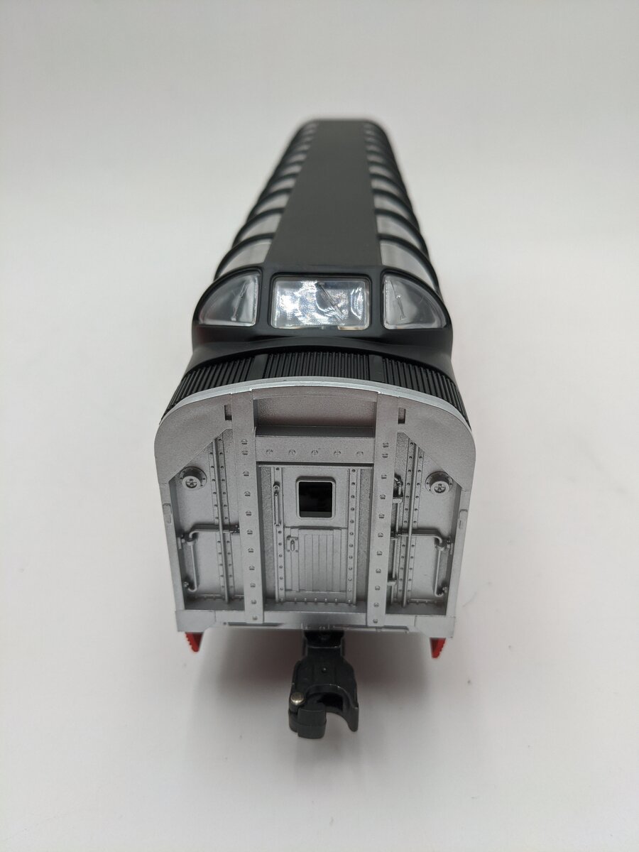 Lionel 6-19107 O Gauge Southern Pacific Daylight Full Vista Dome Passenger Car EX/Box